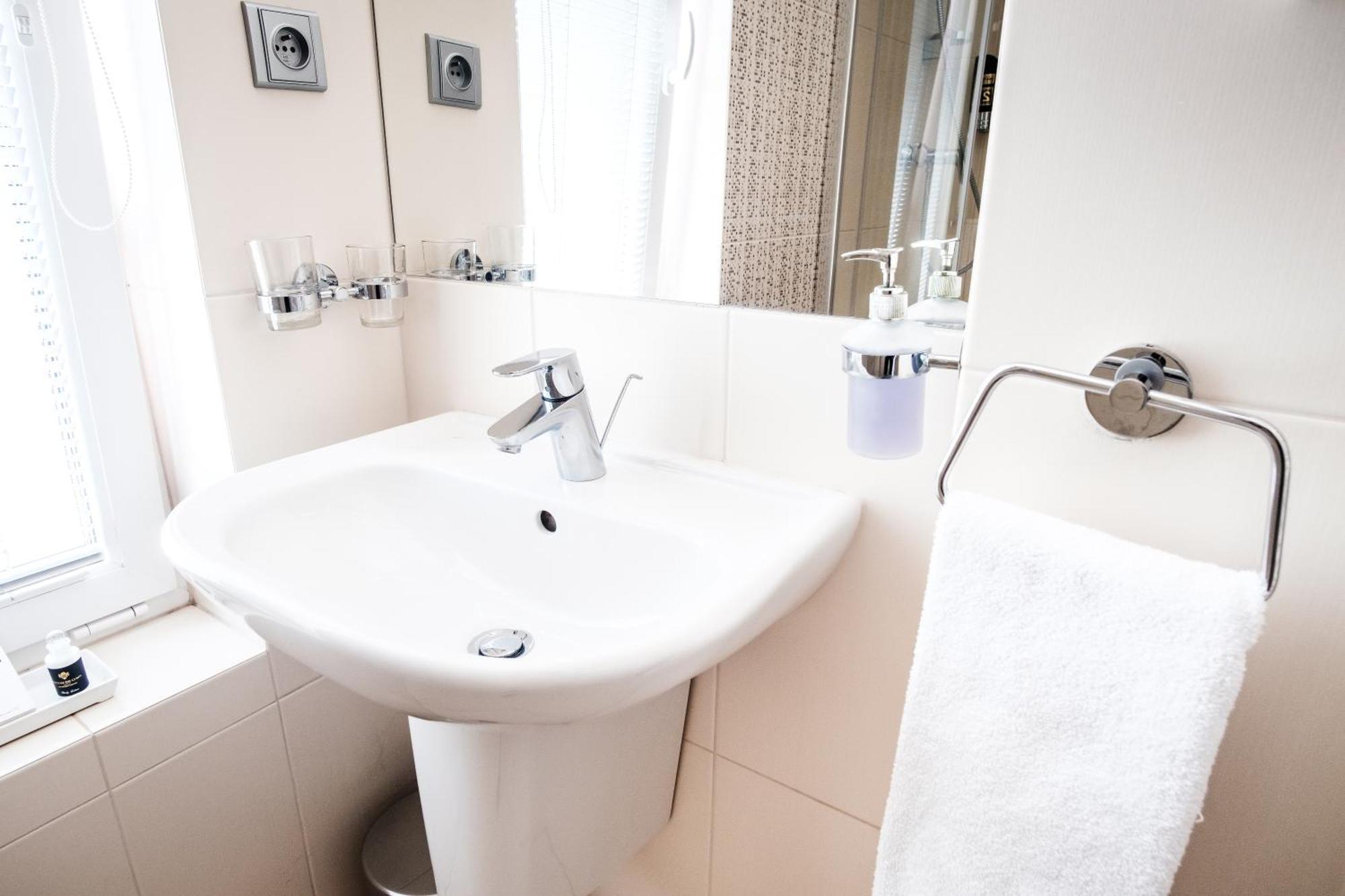 Hotel Deluxe With Free Wellness And Fitness Centrum Nitra Habitación foto