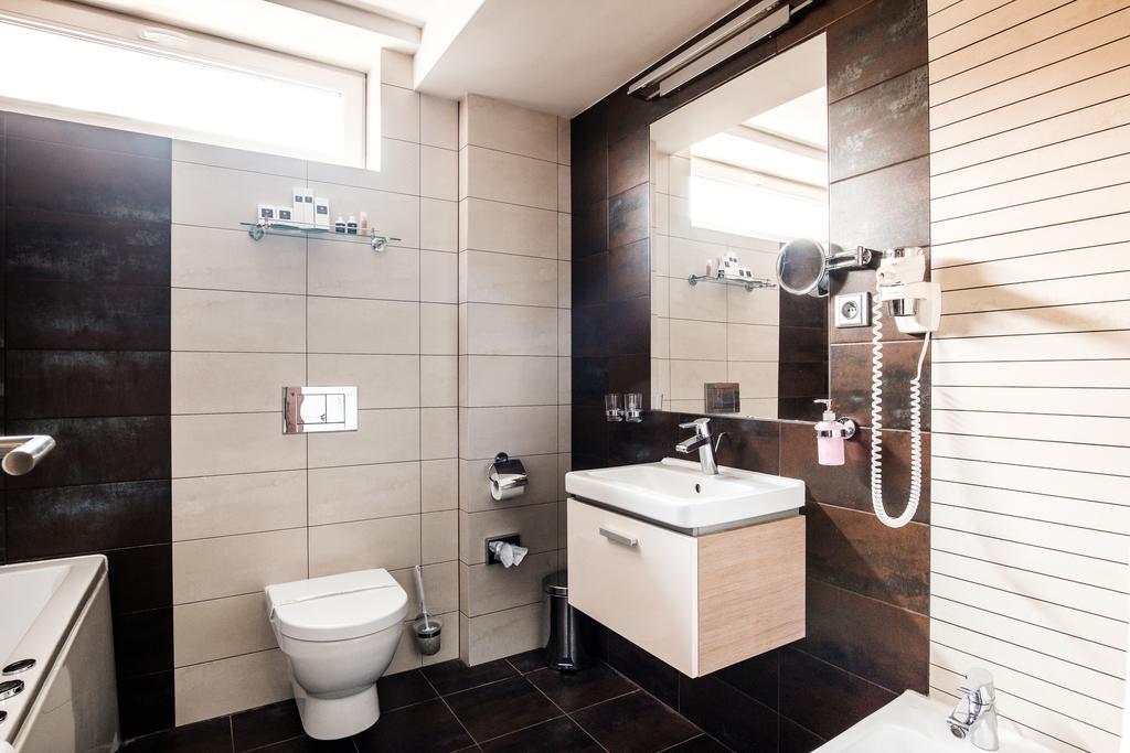 Hotel Deluxe With Free Wellness And Fitness Centrum Nitra Exterior foto