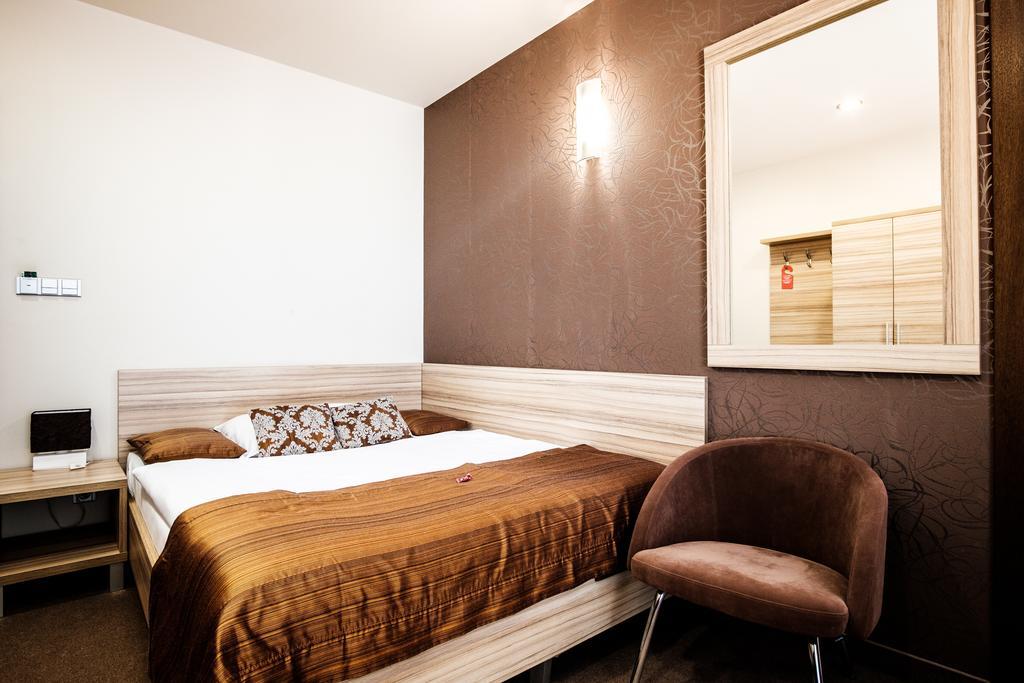 Hotel Deluxe With Free Wellness And Fitness Centrum Nitra Habitación foto